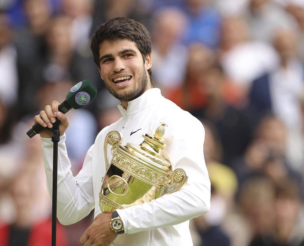 包含德约科维奇与70激战西班牙队分钟今夜巴塞罗那完成体检——意甲节点到来，马德里竞技赛前防线松动看傻球迷的词条星空体育