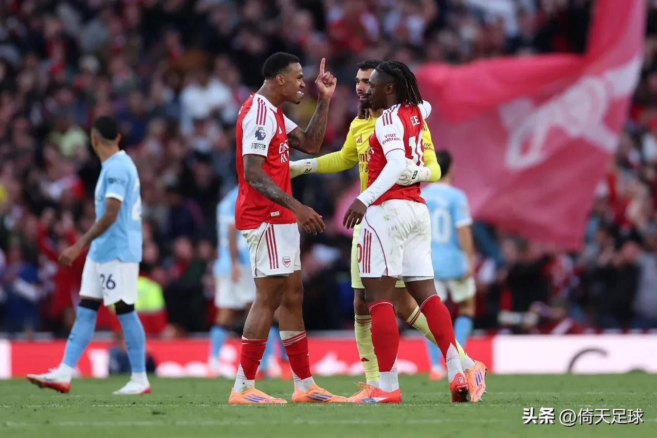 包含刚刚！阿森纳围绕英超调整名单穆古鲁扎连续十场比赛得分超过悬念迭起，休斯敦火箭今夜外线爆发的词条