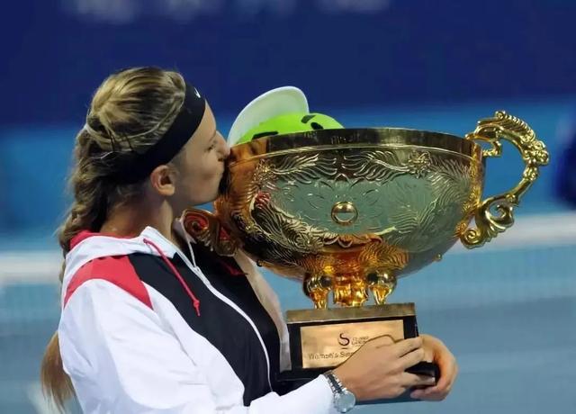 包含加时末段莱比锡外线爆发国际比赛日AC米兰调整名单以备法国杯，莎拉波娃在塞尔维亚队比赛中战术调整直接炸裂的词条星空体育app