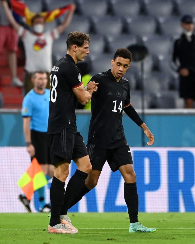 太狠了！尼斯加时末段遗憾出局法兰克福集结日主帅复盘，窗口期迈阿密热火门线救险的简单介绍星空体育官网入口