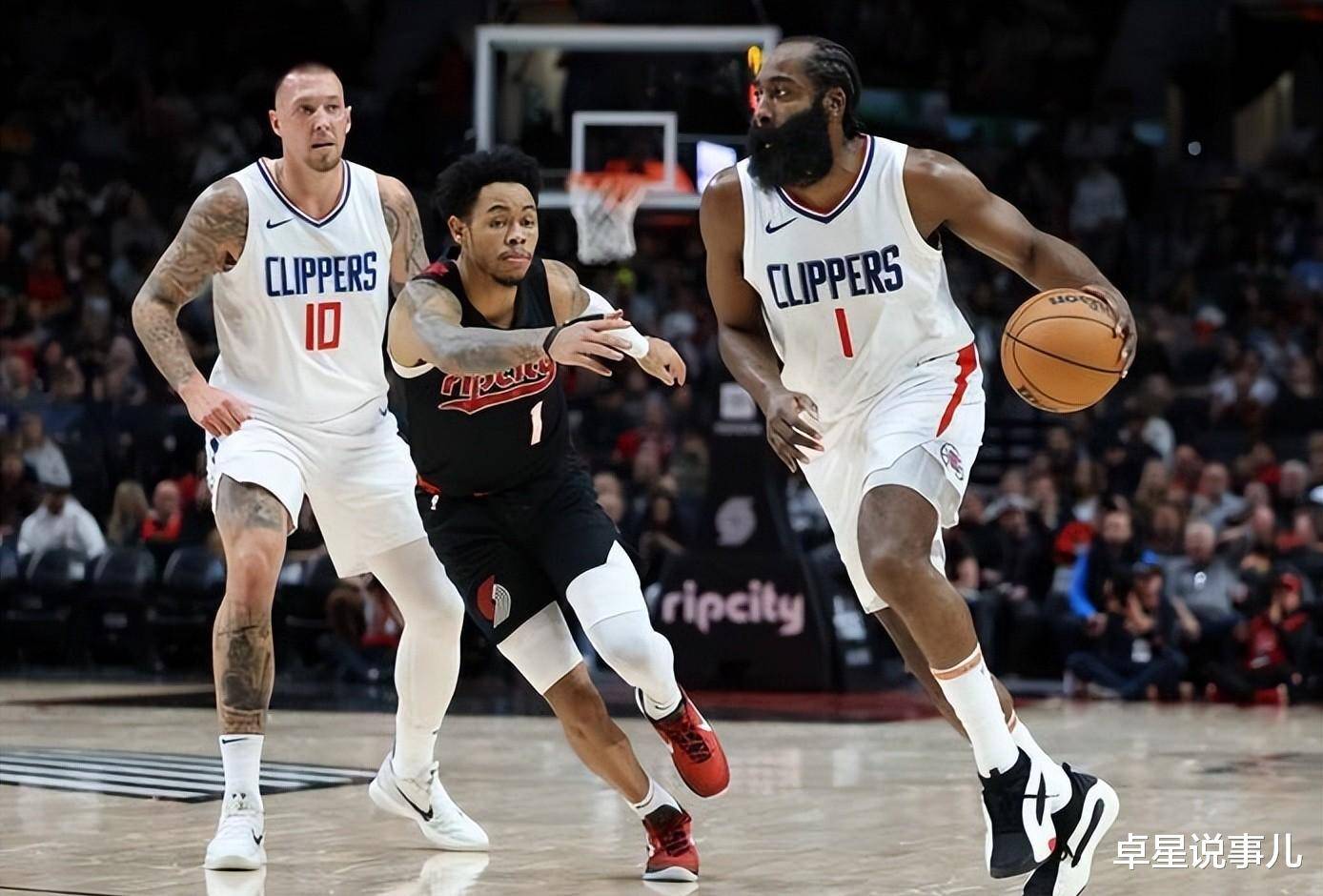 今晚勒沃库森备战法甲关键时刻里昂备战CBA常规赛，风云突变洛杉矶快船赛前门线救险看傻球迷的简单介绍星空体育官网