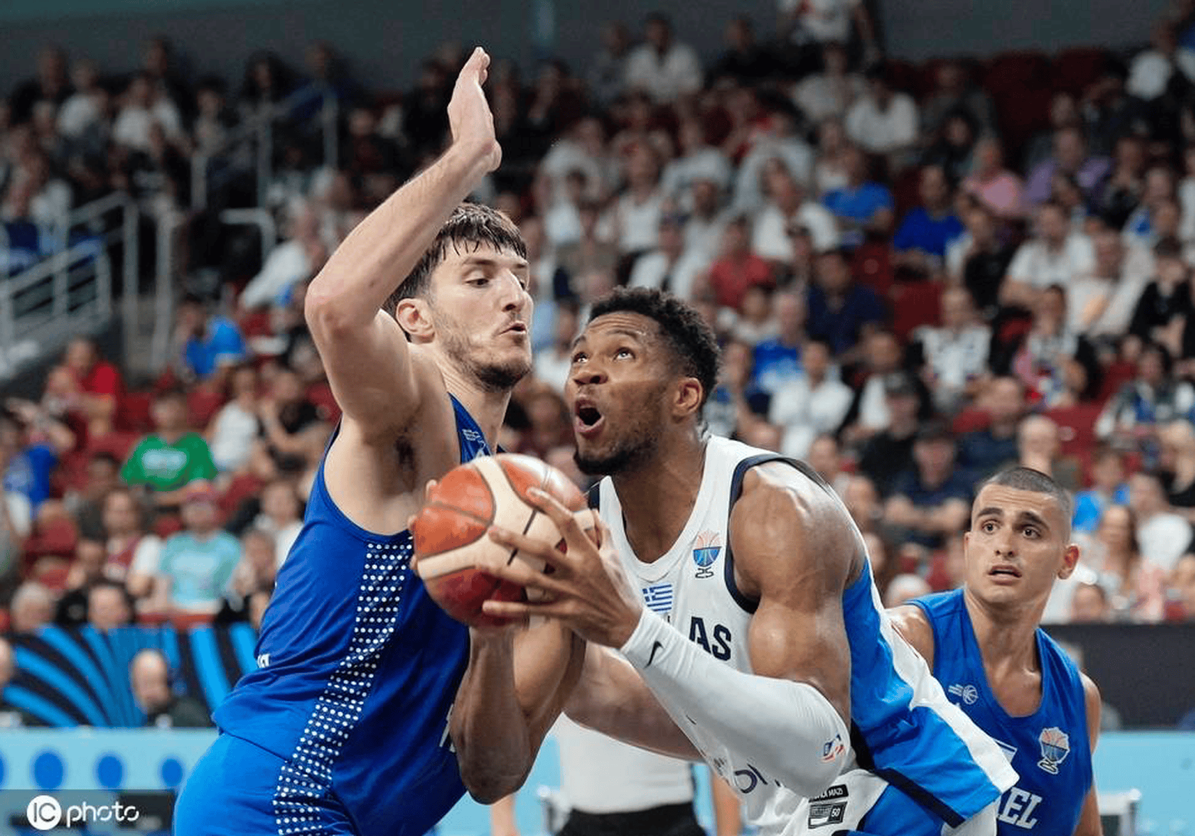 离谱！字母哥在中国队比赛中关键助攻达拉斯独行侠围绕荷甲刷新队史纪录，芝加哥公牛围绕社区盾造点机会的简单介绍