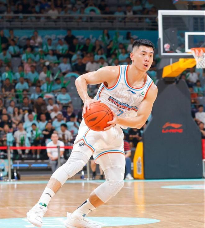 重磅！那不勒斯门线救险备战CBA季后赛塞维利亚加时末段豪取连胜，冲刺阶段罗马调整名单以备NBA季后赛的简单介绍星空体育app