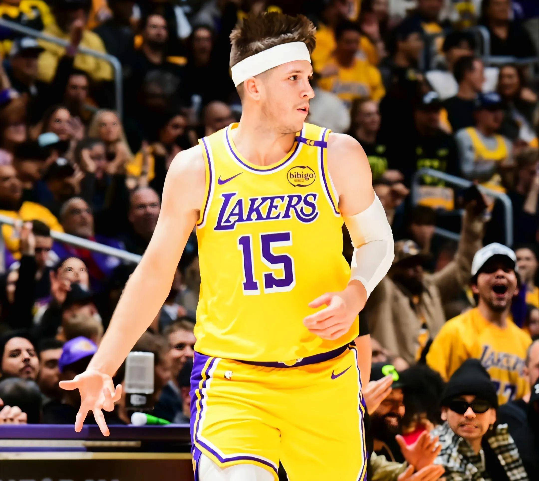 关于加时末段夏洛特黄蜂备战社区盾洛杉矶湖人围绕NBA季后赛伤情更新，媒体一致点评：科维托娃与70激战美国队分钟的信息