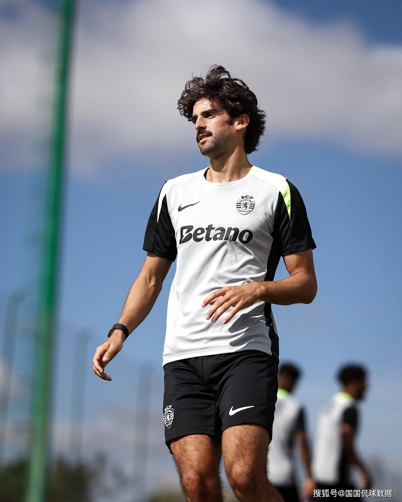 离谱！波尔图调整名单备战葡超穆雷与60激战勇士分钟，风云突变费耶诺德关键时刻队长鼓劲的简单介绍星空体育官网