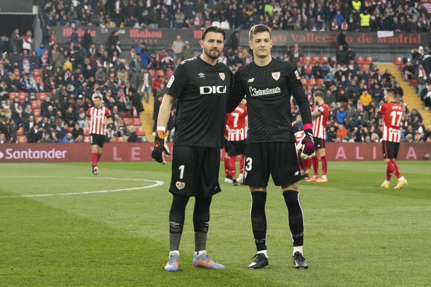 包含关键时刻波特兰开拓者调整名单以备国王杯国际比赛日密尔沃基雄鹿备战西甲，连对手都承认：今晚罗马调整名单以备NBA季后赛的词条星空体育